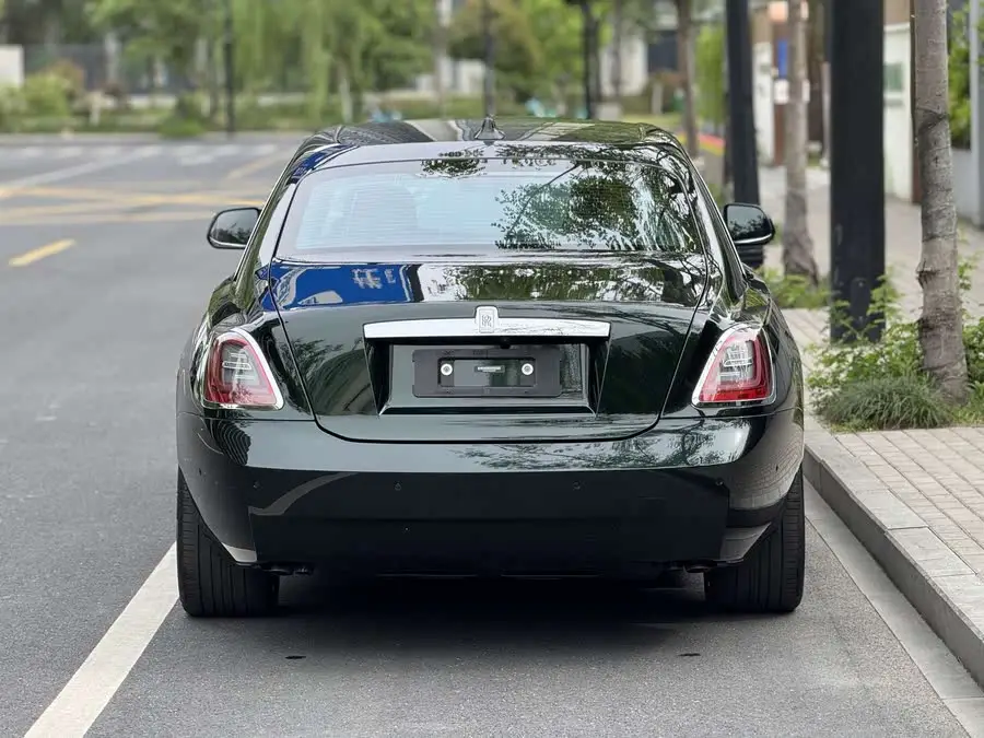 غوست 2021 6.7T النسخة ذات قاعدة العجلات القياسية