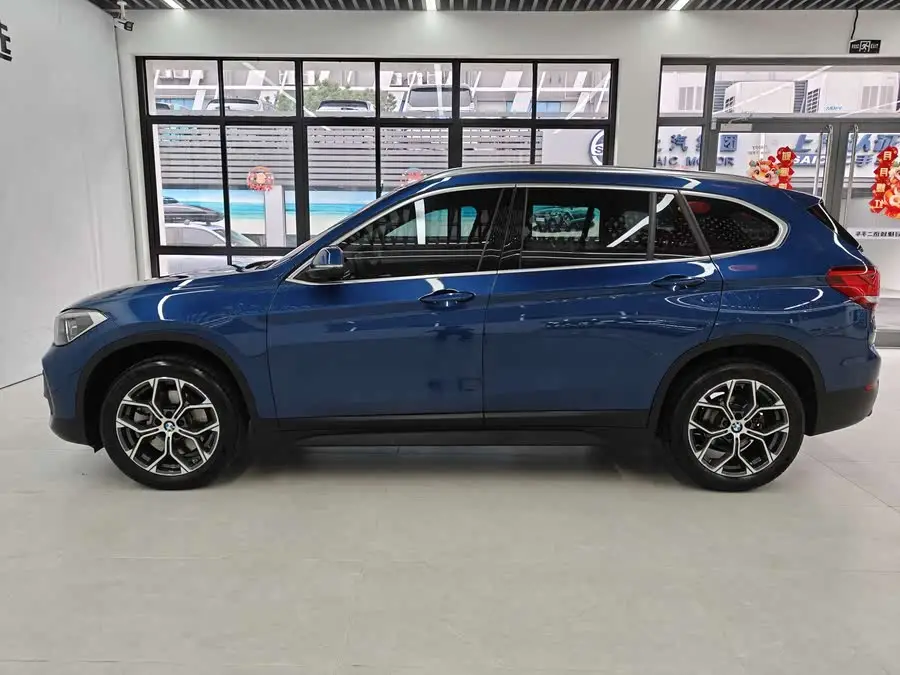 بي إم دبليو X1 2020 sDrive25Li النسخة الرائدة