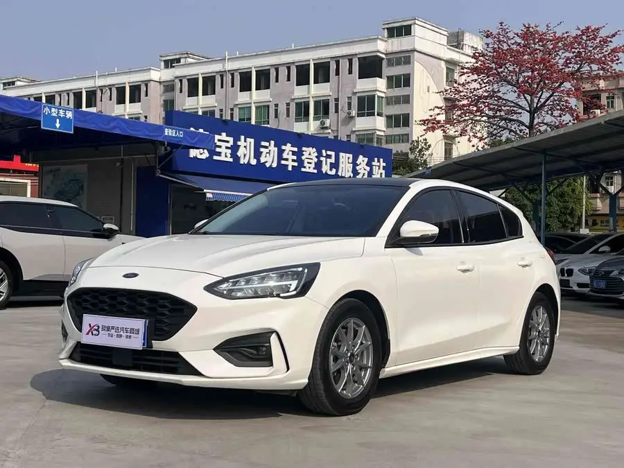 فورد فوكس 2021 هاتشباك إيكو بوست 180 أوتوماتيك تريند