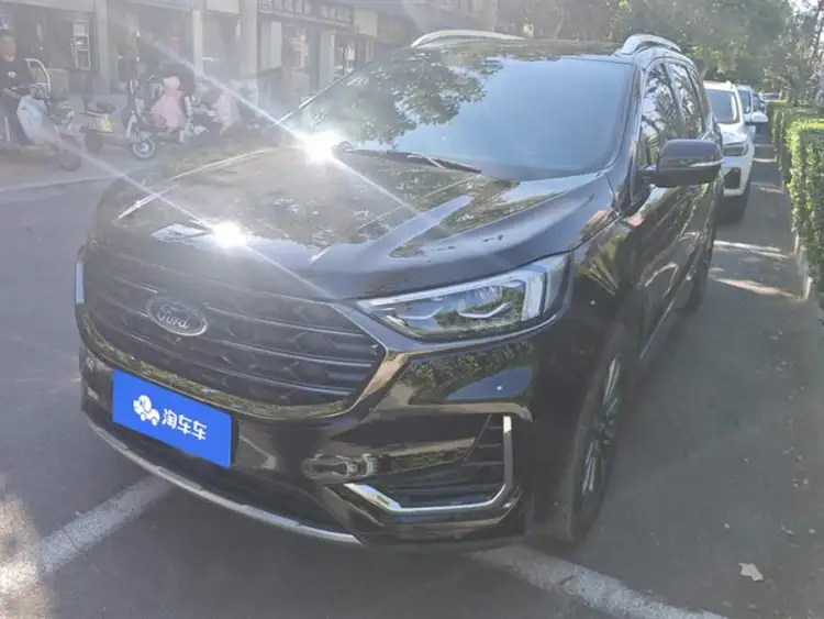 Ford Edge 2021 PLUS EcoBoost 245 Two-Wheel Drive High-End 7-Seater