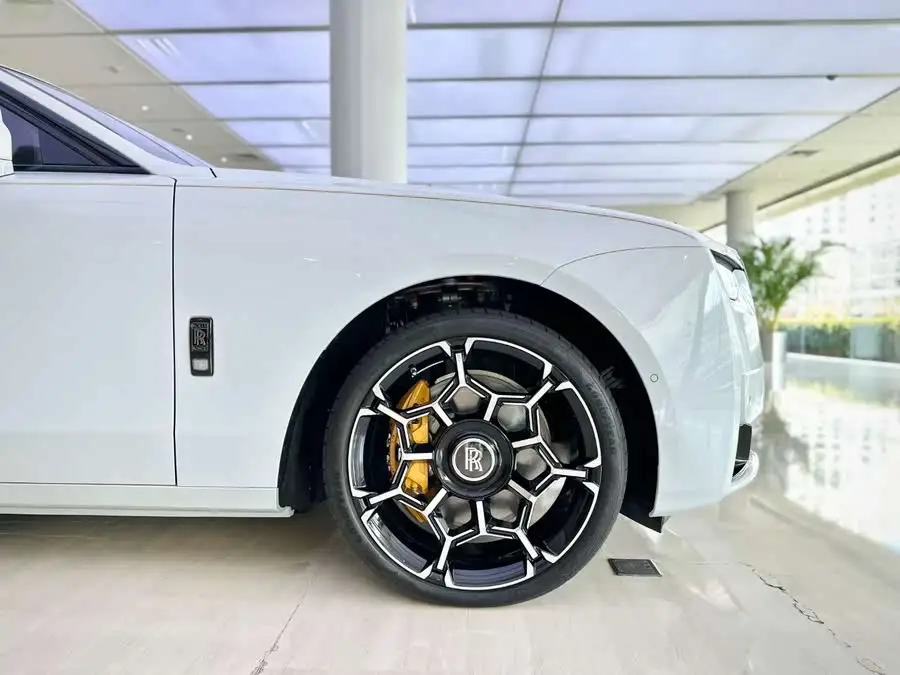 غوست 2022 طراز 6.7T بلاك بادج