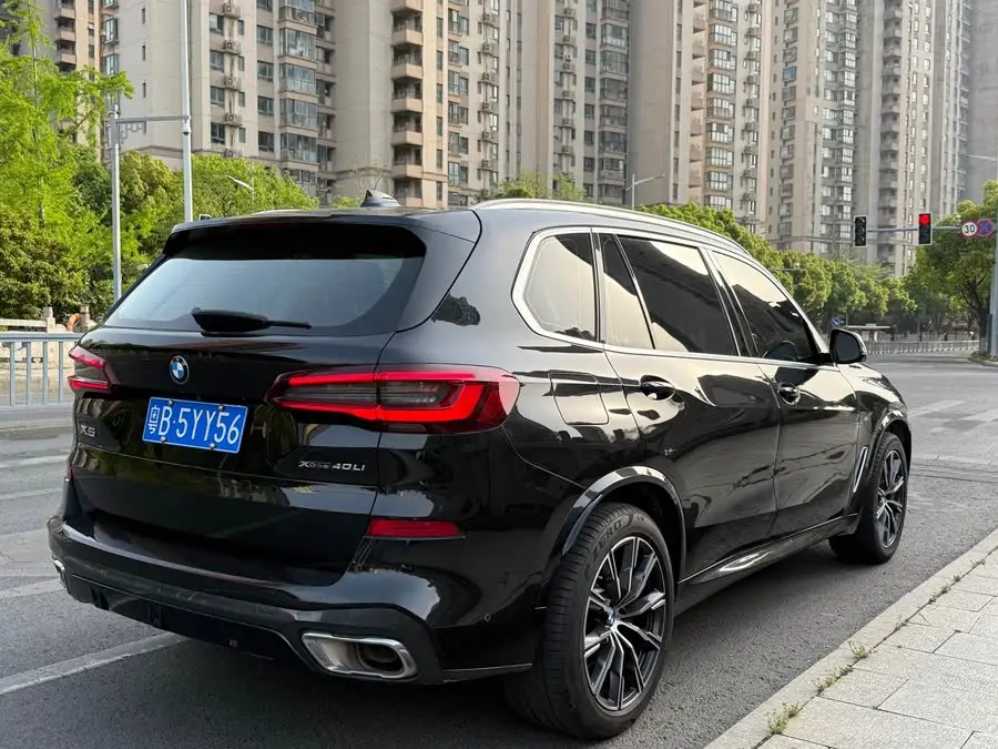 بي إم دبليو X5 طراز 2022 تجديد xDrive 30Li حزمة الرياضة M
