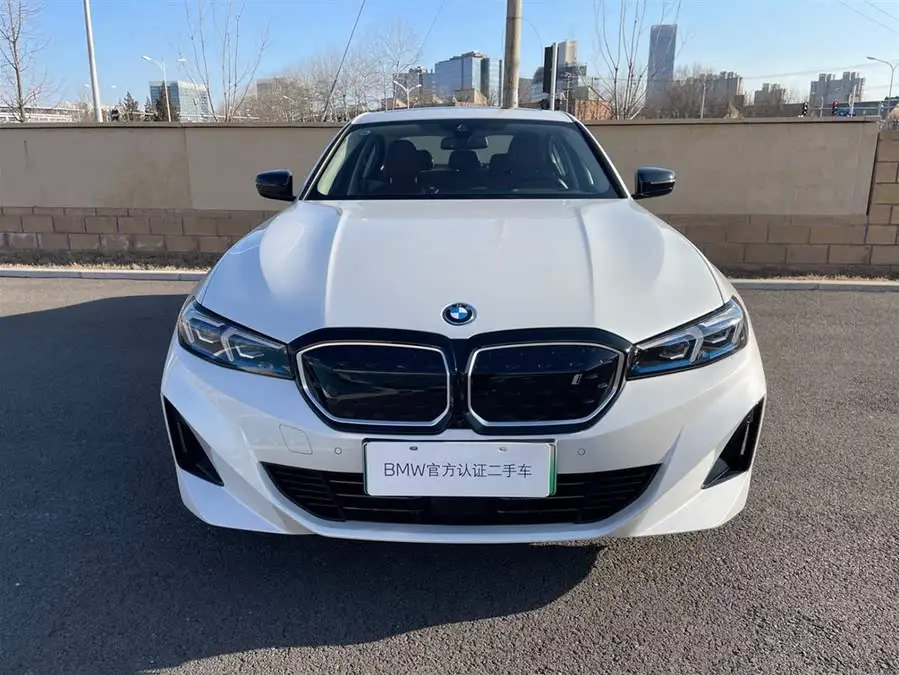 بي إم دبليو i3 2024 eDrive 35 L