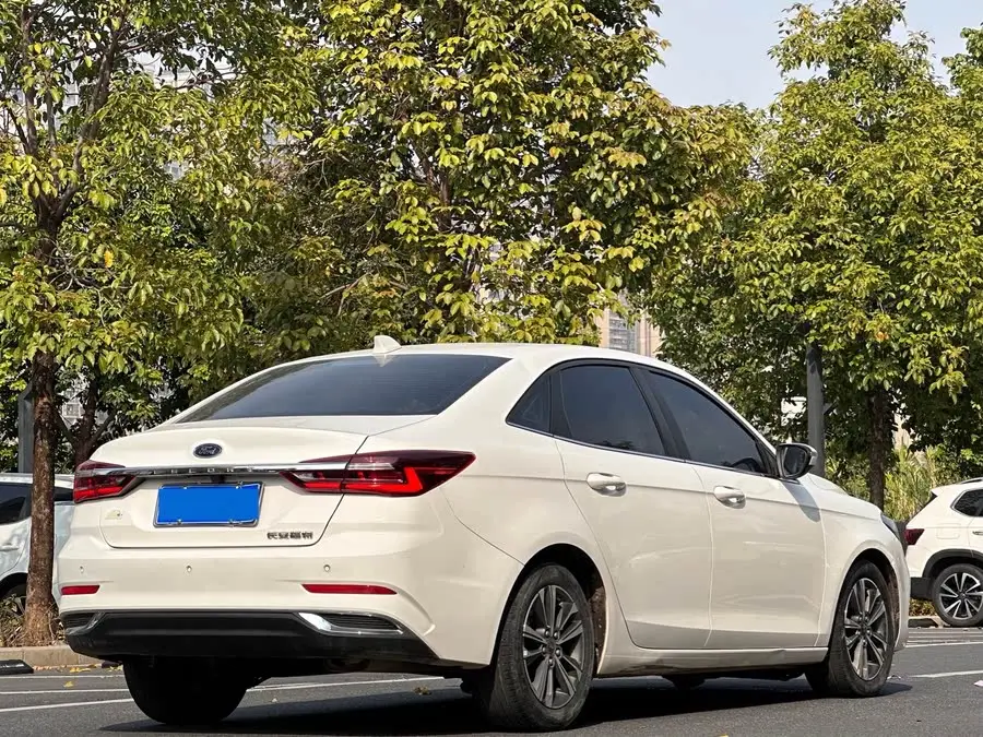 Ford Focus 2021 1.5L Automatic Platinum Edition