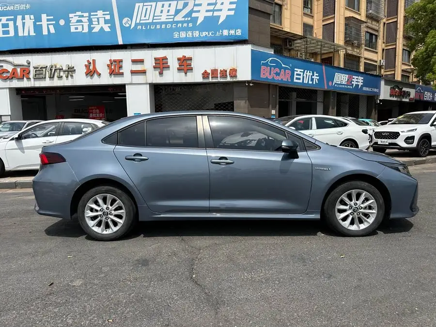 كورولا 2022 هايبرد 1.8 لتر E-CVT إصدار رائد