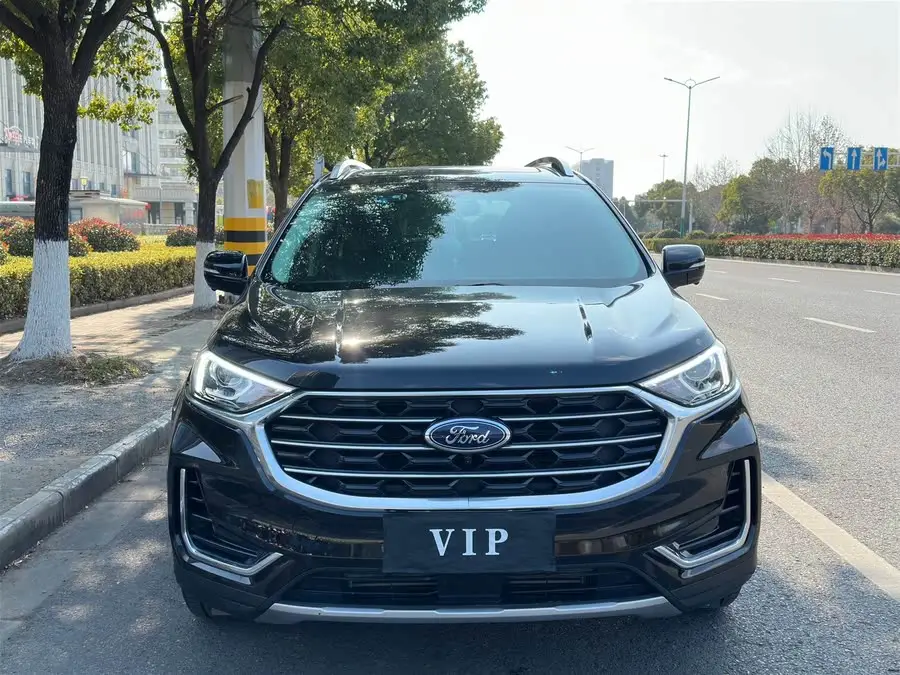 2022 Ford Edge PLUS EcoBoost 245 AWD Platinum 7-seater