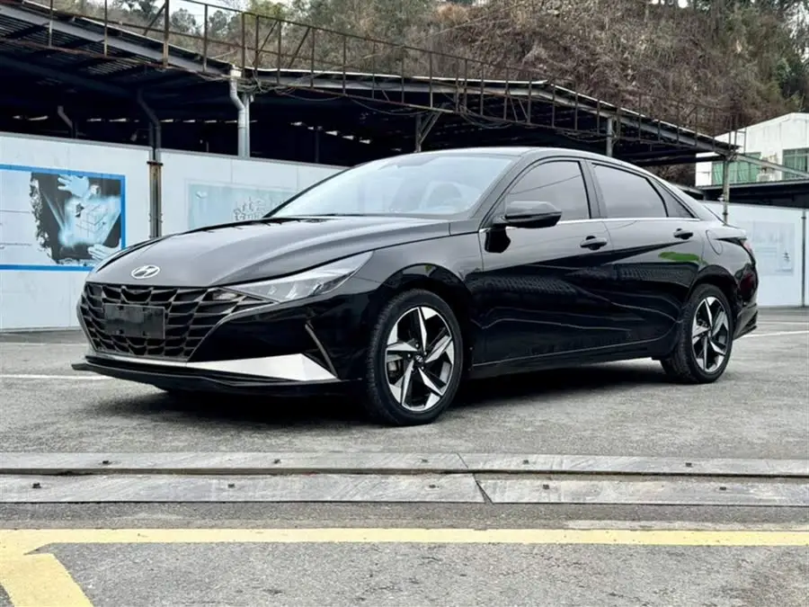 إلنترا 2021 1.5 لتر CVT LUX