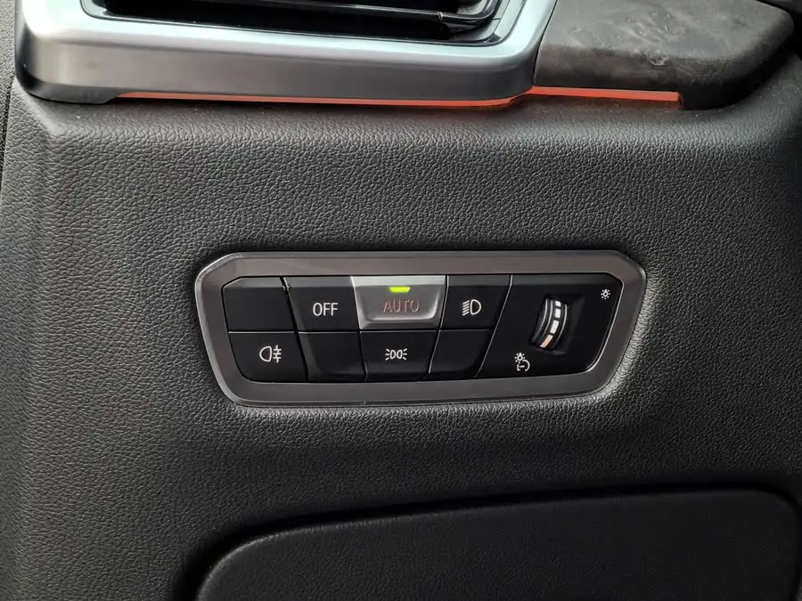 بي إم دبليو X5 2022 طراز مُعدل xDrive 30Li باقة M الرياضية