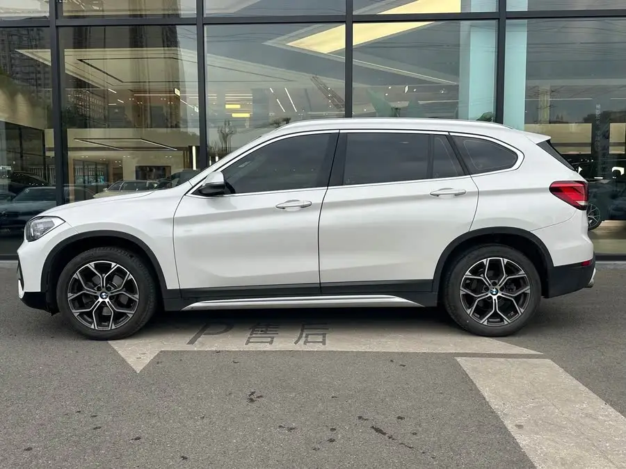 بي إم دبليو X1 2020 sDrive20Li الفئة الفاخرة