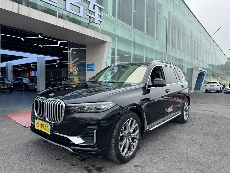 بي إم دبليو X7 2021 xDrive40i حزمة M الرياضية المتميزة