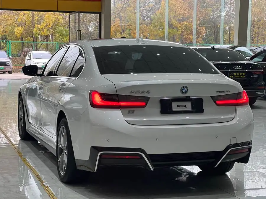 بي إم دبليو i3 2022 eDrive 35 L