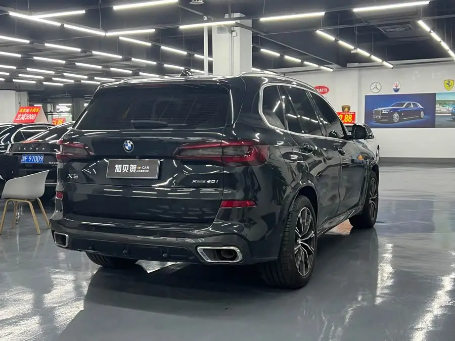 بي إم دبليو X5 2022 فئة مُجددة xDrive 40Li M حزمة رياضية