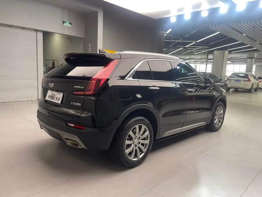 Cadillac XT4 2021 28T Luxury FWD