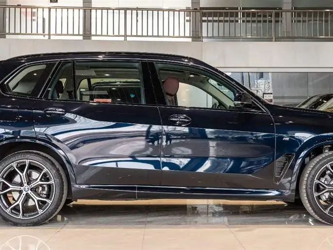 بي إم دبليو X5 2023 xDrive 30Li باقة M الرياضية الفاخرة