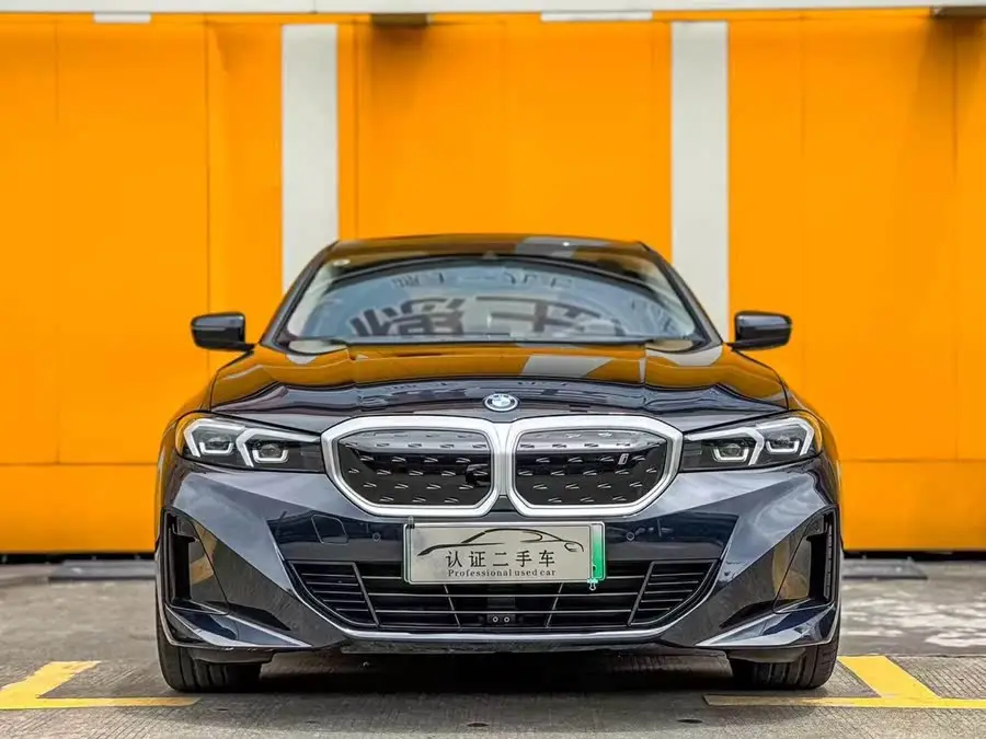 بي إم دبليو i3 2024 eDrive 35 L