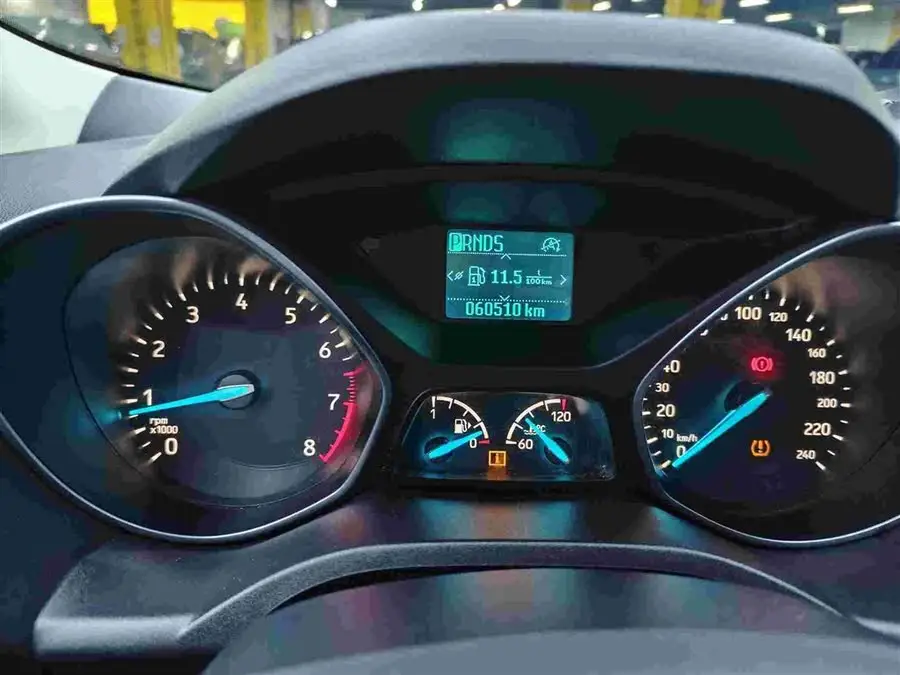 2019 Ford Escape EcoBoost 180 FWD Platinum VI