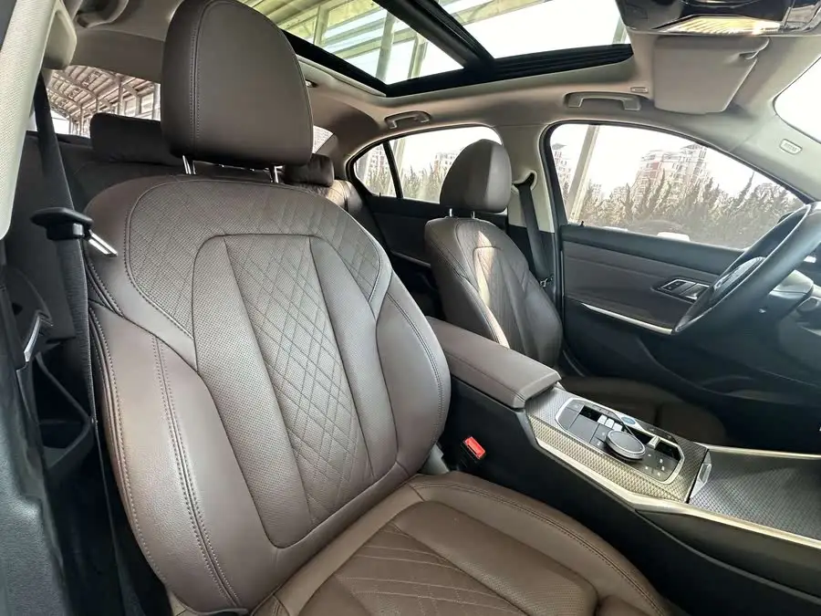 BMW i3 2024 eDrive 40 L Night Edition