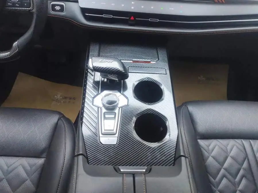 تشانجان UNI-K 2021 2.0T فئة بريميوم