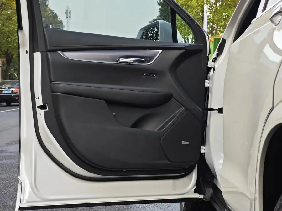 كاديلاك XT6 2021 2.0T سبع مقاعد دفع ثنائي موديل بريميوم