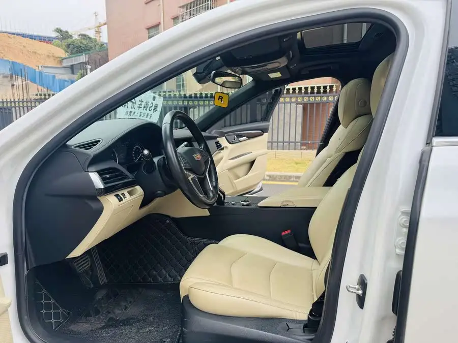 كاديلاك CT6 2021 28T النخبة