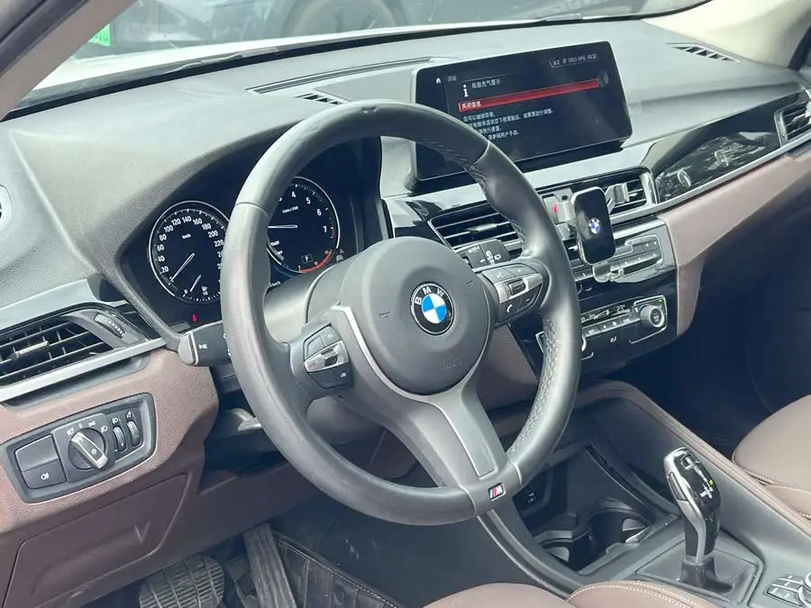 بي إم دبليو X1 2022 sDrive25Li إصدار القيادة