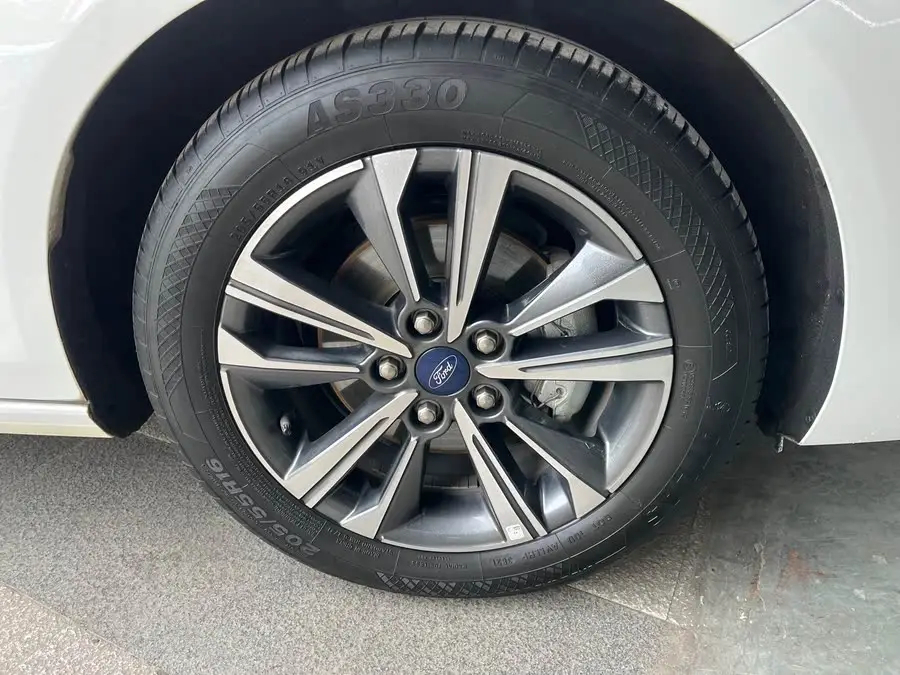 فورد فوكس 2021 1.5 لتر أوتوماتيكي إصدار الماس