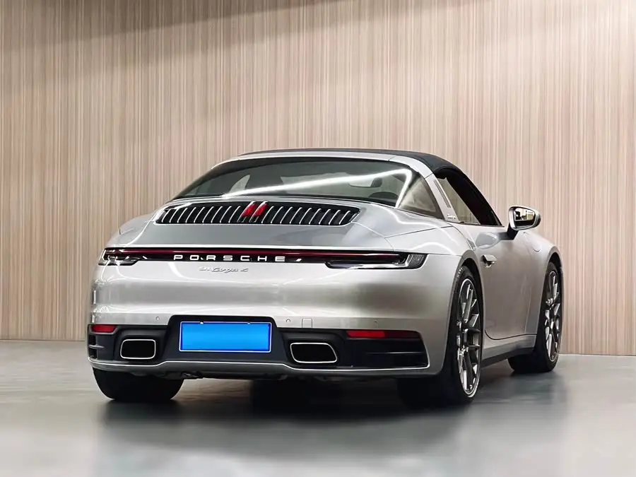 بورش 911 2023 طراز تارغا 4 3.0T