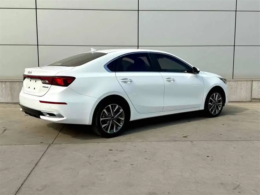 كيا K3 2021 نسخة محدثة 1.5L CVT النسخة الأنيقة