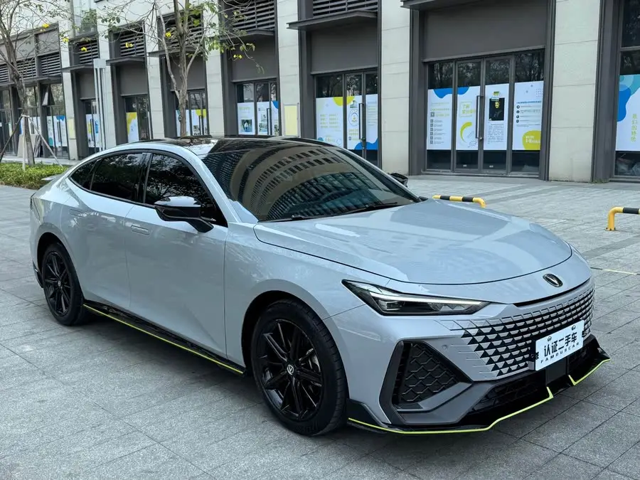 Changan UNI-V 2023 2.0T Ling Su Edition