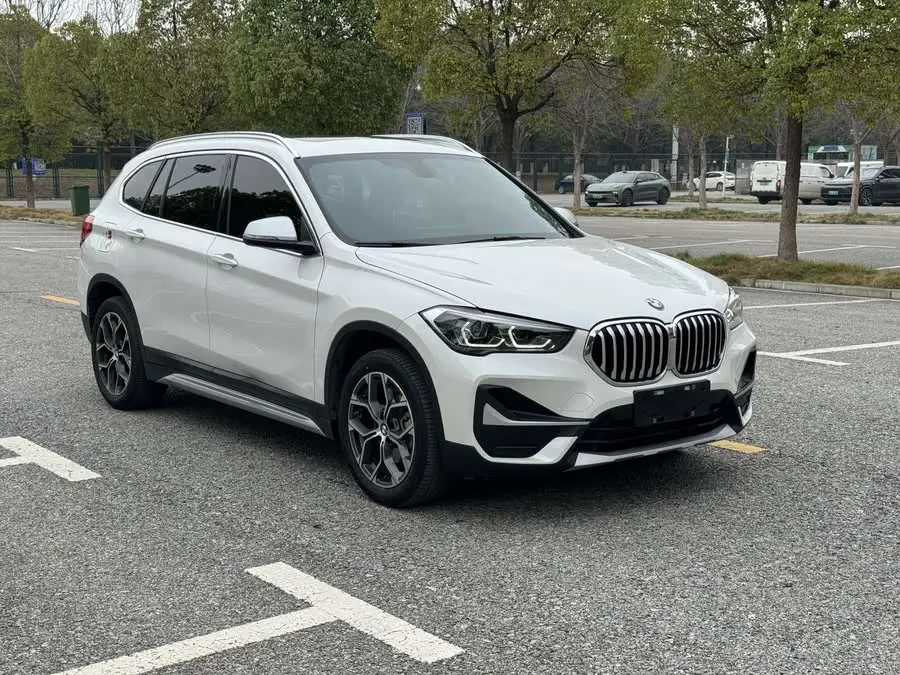 بي إم دبليو X1 2022 sDrive20Li إصدار الموضة