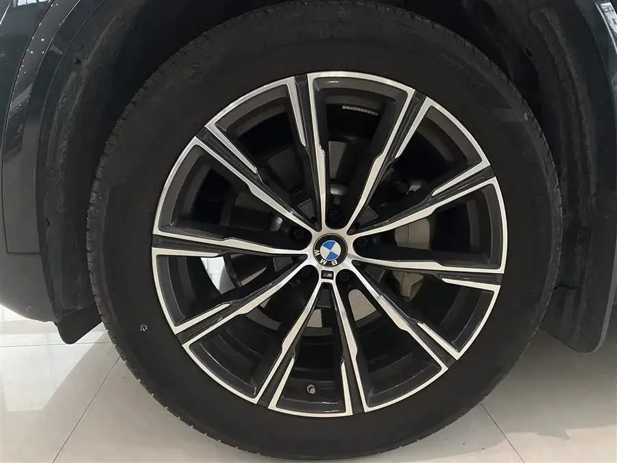 BMW X5 2023 xDrive 30Li M Sport Package