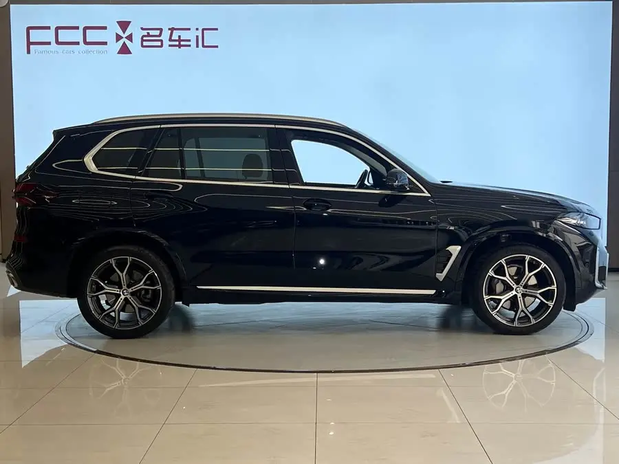 بي إم دبليو X5 2023 xDrive 30Li حزمة M الرياضية