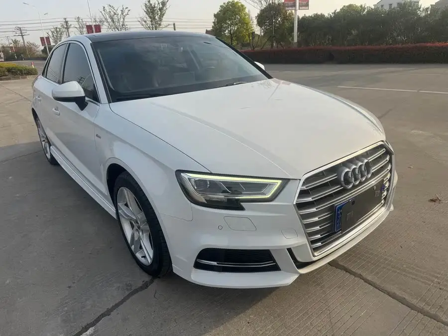 أودي A3 2020 ليموزين 35 TFSI النسخة العصرية الوطنية V