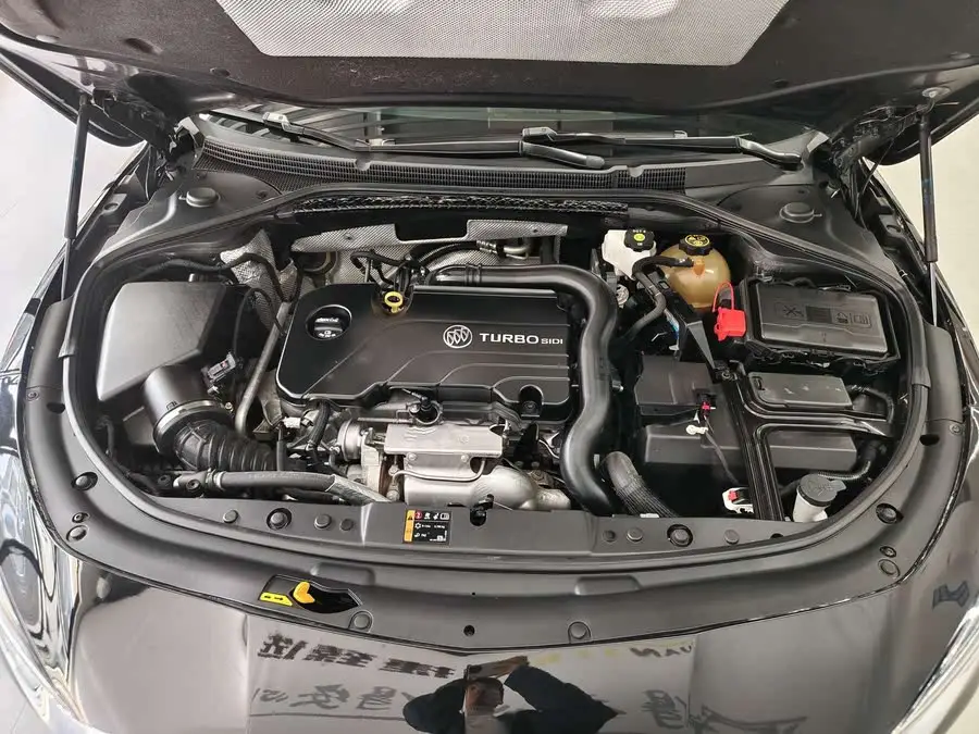 بيوك لاكروس 2021 552T الفاخرة