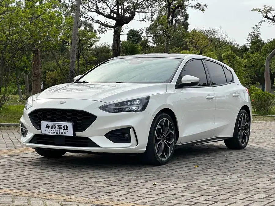 فورد فوكس 2021 هاتشباك EcoBoost 180 أوتوماتيكي ST لاين