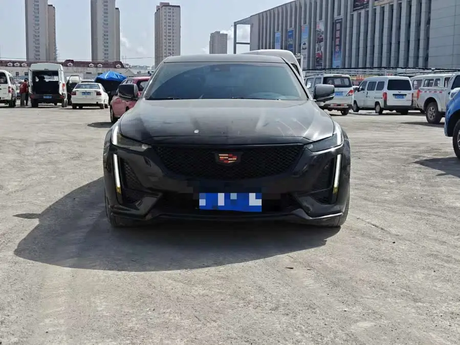 كاديلاك CT5 2022 28T الفاخرة