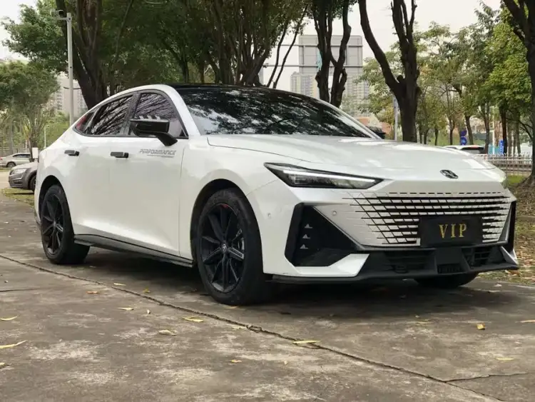 Changan UNI-V 2022 1.5T Intelligent Navigation Edition