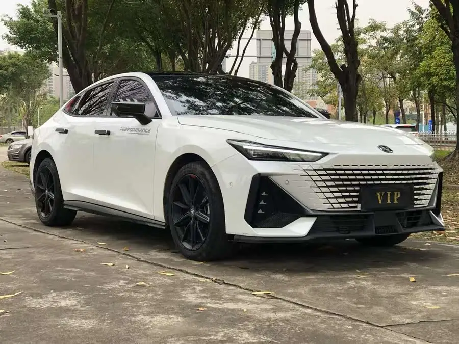 Changan UNI-V 2022 1.5T Intelligent Navigation Edition