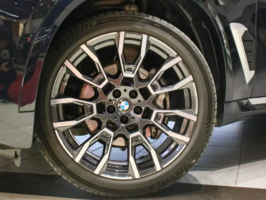 BMW X5 2023 xDrive 40Li M Sport Package