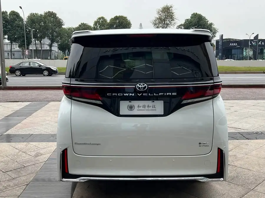 2024 تويوتا ألفارد كراون هايبرد 2.5 لتر إصدار سوبريم