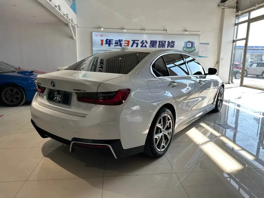 بي إم دبليو i3 2024 eDrive 35 L