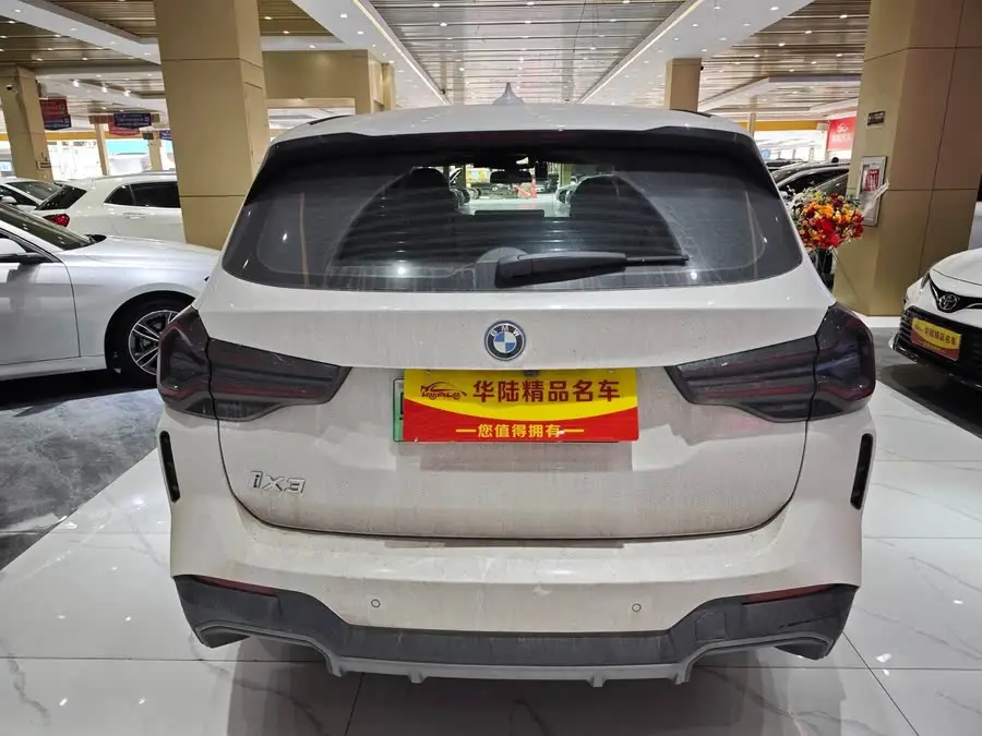 بي إم دبليو iX3 طراز 2023 إصدار القيادة