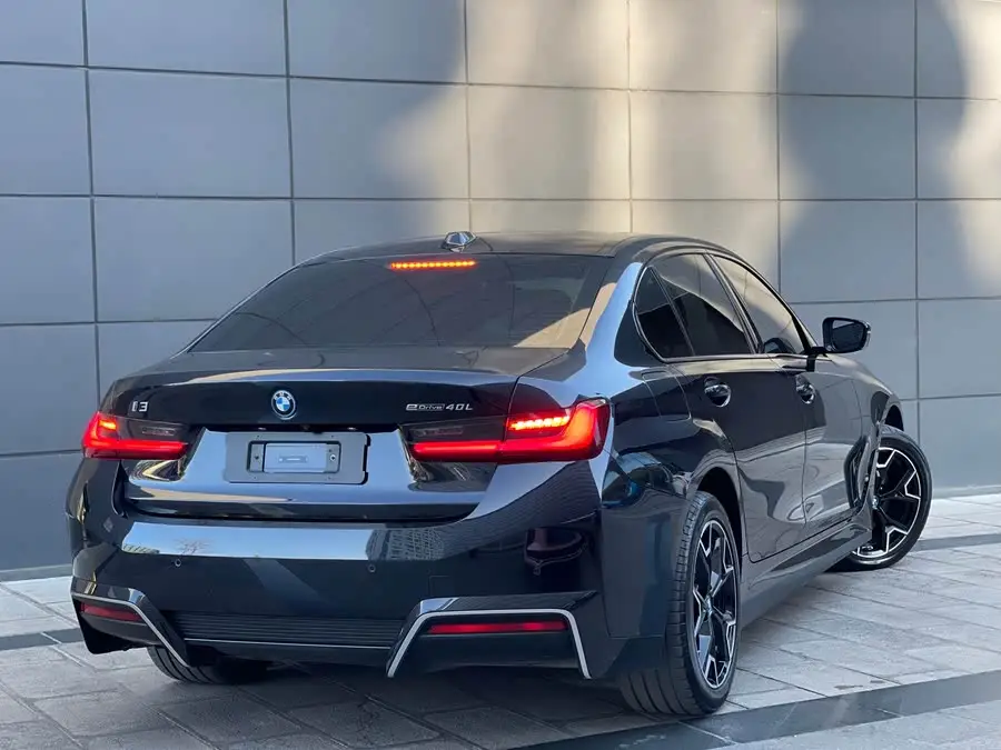 بي إم دبليو i3 2024 eDrive 40 L حزمة الليل