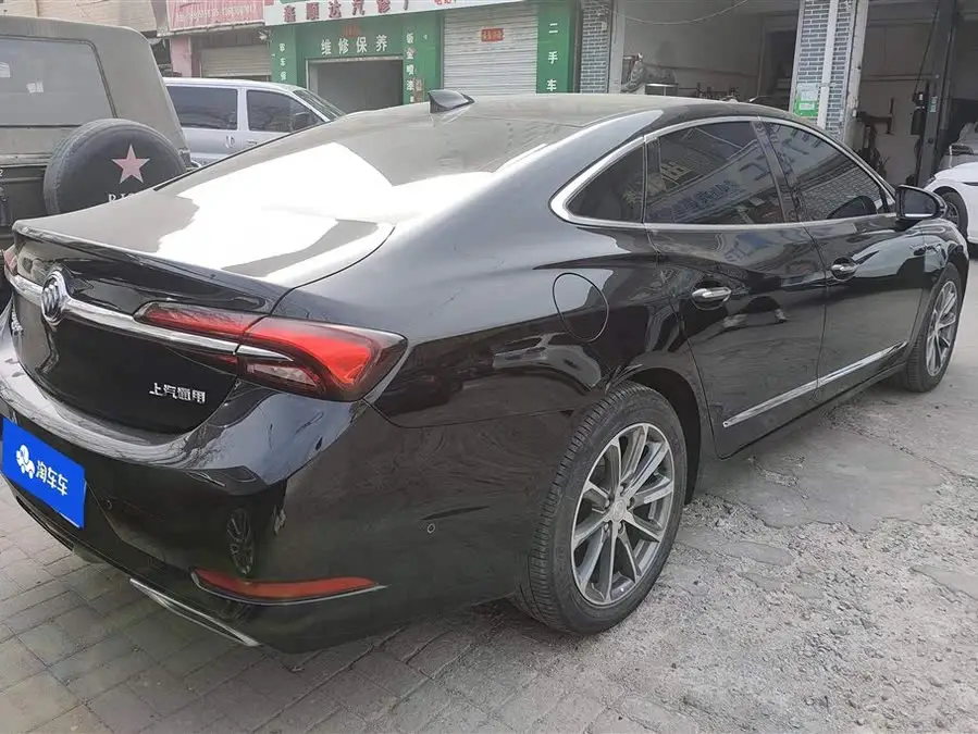 بيوك لاكروس 2021 652T بريميوم