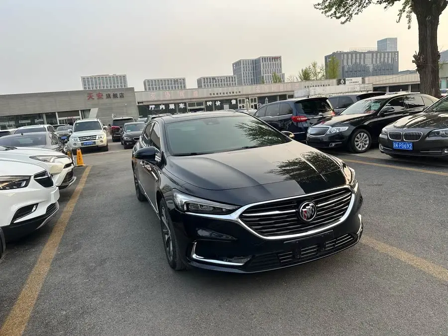 بيوك لاكروس 2020 652T بريميوم