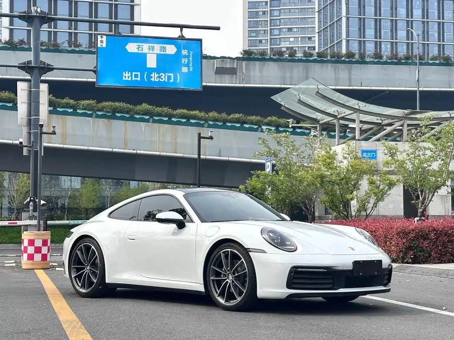 بورش 911 2023 كاريرا 3.0T