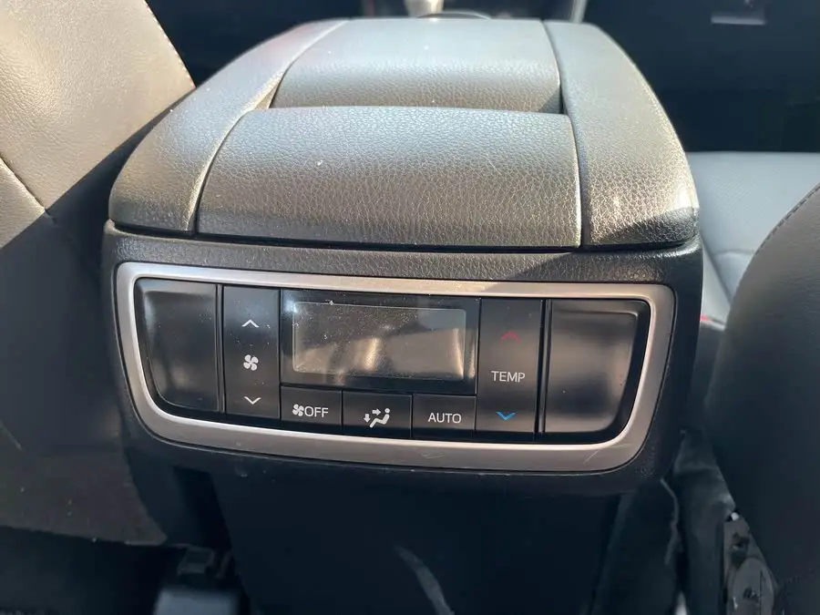 هايلاندر 2018 2.0T دفع رباعي فاخرة 7 مقاعد معيار VI