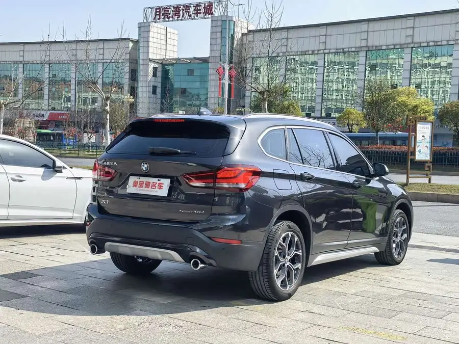 بي إم دبليو X1 2022 sDrive20Li طراز الموضة