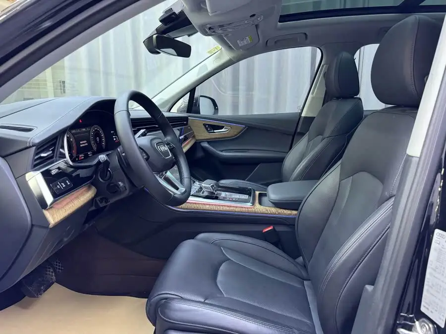 Audi Q7 2023 55 TFSI quattro S Premium