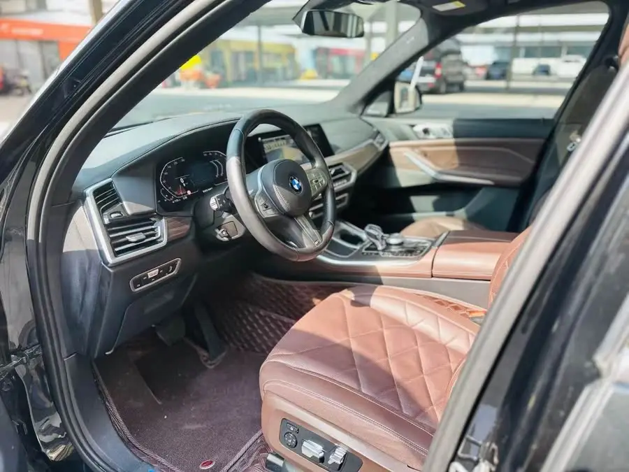 BMW X5 2022 xDrive 40Li M Sport Package